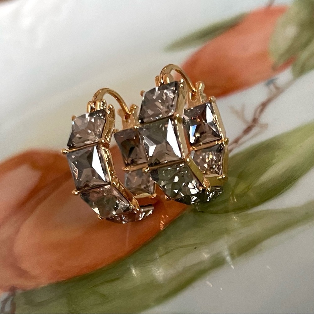 ✨Anthropologie Cecilia Earrings - Picture 7 of 8